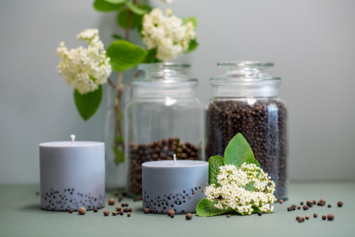 soy-wax-candle-with-patchouli-scent-2.jpg